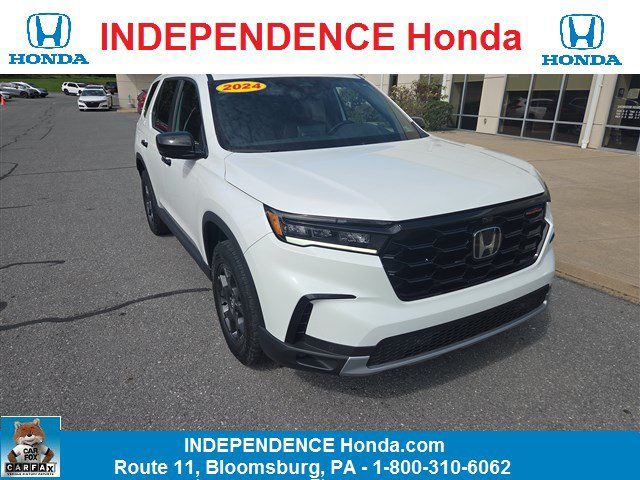 Used 2024 Honda Pilot TrailSport image 1
