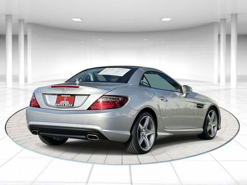 Used 2013 Mercedes-Benz SLK 250 image 4