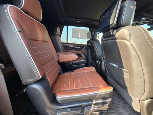 Used 2024 GMC Yukon Denali Ultimate AWD/4WD image 19