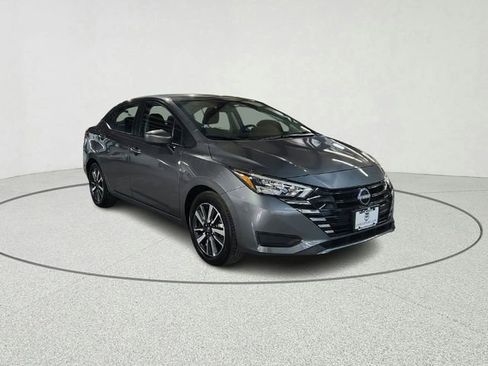 Used 2025 Nissan Versa SV image 1