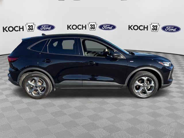 Used 2025 Ford Escape ST-Line w/ Tech Pack #1 AWD/4WD image 9