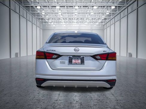 Used 2024 Nissan Altima 2.5 SV FWD image 10