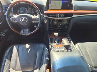 Used 2017 Lexus LX 570 4WD video 2