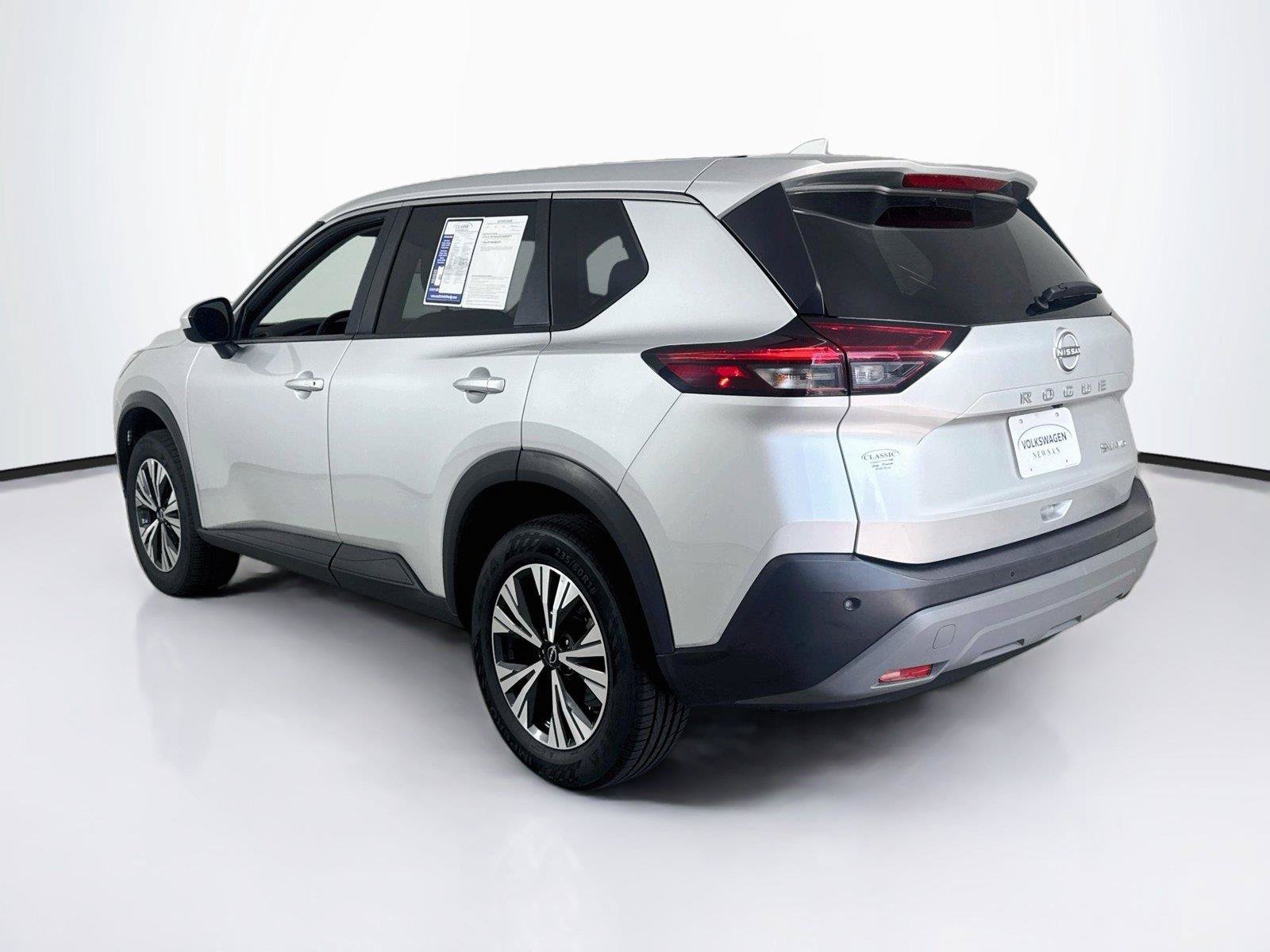 Used 2023 Nissan Rogue SV AWD/4WD image 2