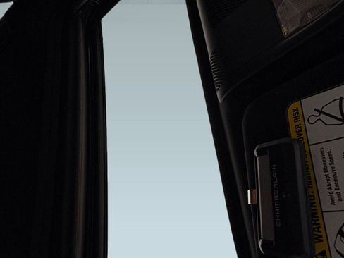 Used 2022 Mitsubishi Outlander LE image 16