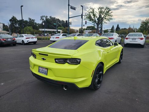 Used 2020 Chevrolet Camaro LT w/ RS Package image 5