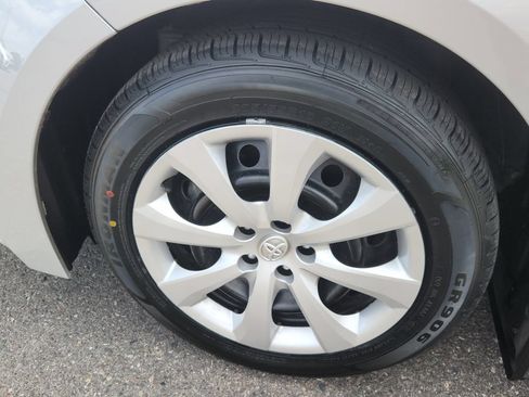 Used 2025 Toyota Corolla LE FWD image 17