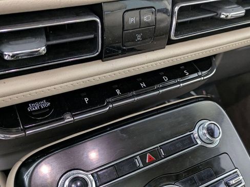 Used 2022 Lincoln Nautilus Reserve image 15