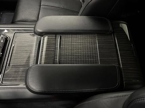 Used 2022 Jeep Wagoneer Series III image 19