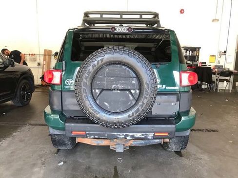 Used 2011 Toyota FJ Cruiser 4WD w/ Upgrade Pkg image 4