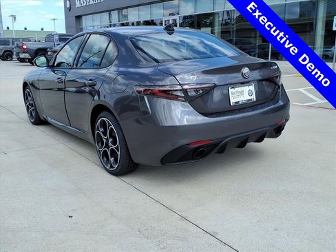 New 2025 Alfa Romeo Giulia AWD image 9