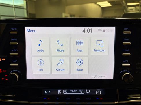 Used 2022 Toyota Sienna XLE image 19