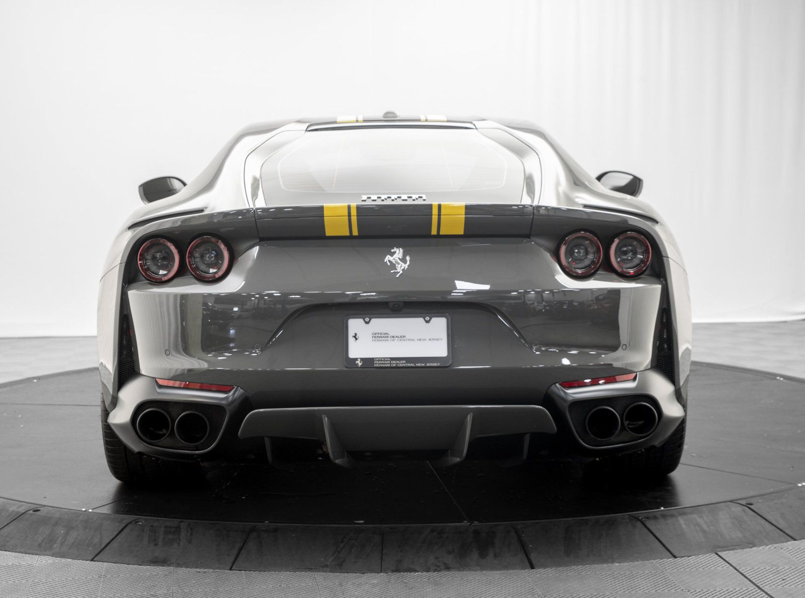 Used 2020 Ferrari 812 Superfast RWD image 6