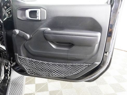 Used 2021 Jeep Wrangler Unlimited Sport image 39