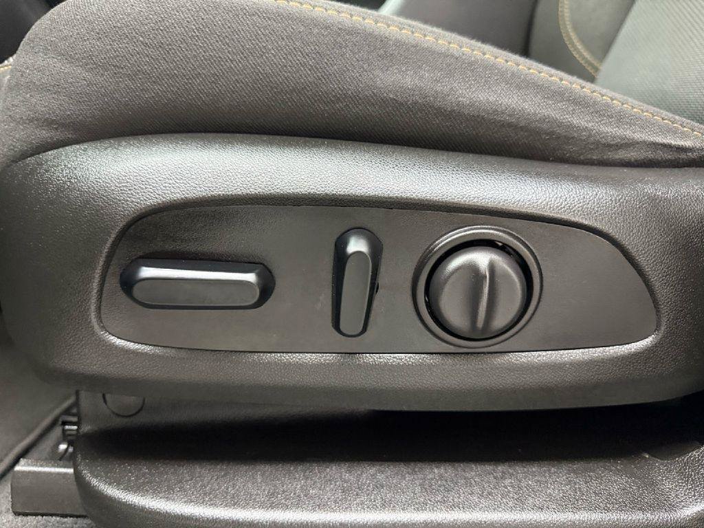 Used 2021 Chevrolet Traverse LT AWD/4WD image 10
