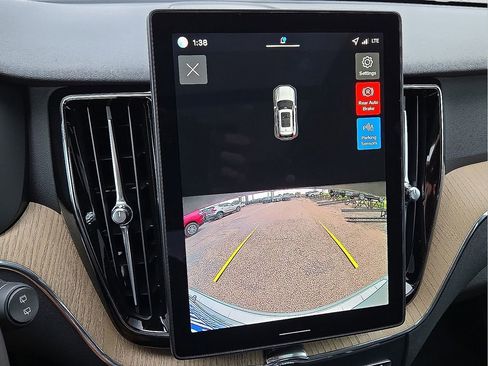 New 2026 Volvo XC60 B5 Core w/ Protection Package Premier image 27