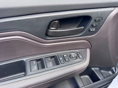 Used 2023 Honda Odyssey EX-L image 23