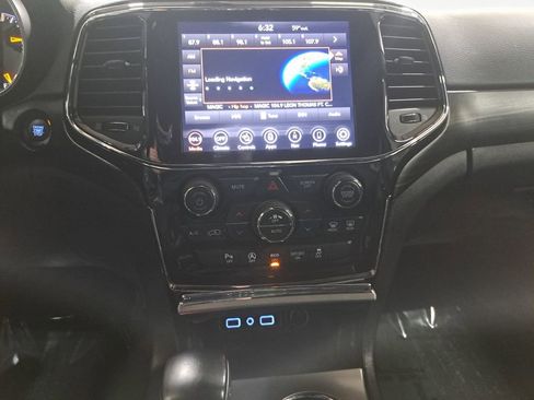 Used 2022 Jeep Grand Cherokee Laredo X AWD/4WD image 21