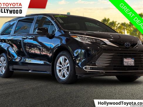Certified 2023 Toyota Sienna Limited FWD image 1