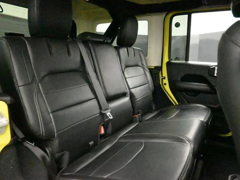 Used 2023 Jeep Wrangler Unlimited Sahara w/ Cold Weather Group AWD/4WD image 24