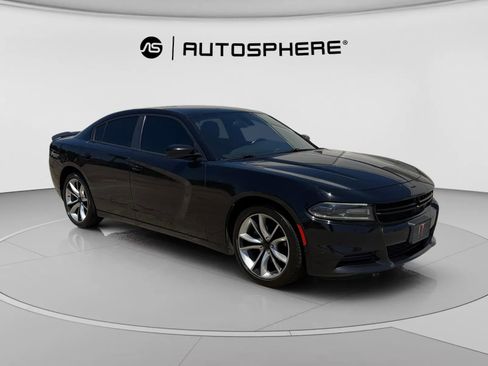 Used 2018 Dodge Charger SXT w/ Blacktop Package image 12