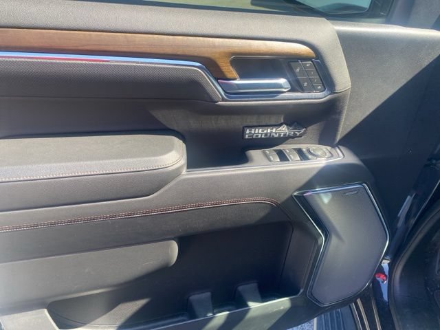 Used 2024 Chevrolet Silverado 1500 High Country w/ Technology Package AWD/4WD image 16