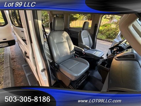 Used 2018 Ford Transit 150 XL image 19