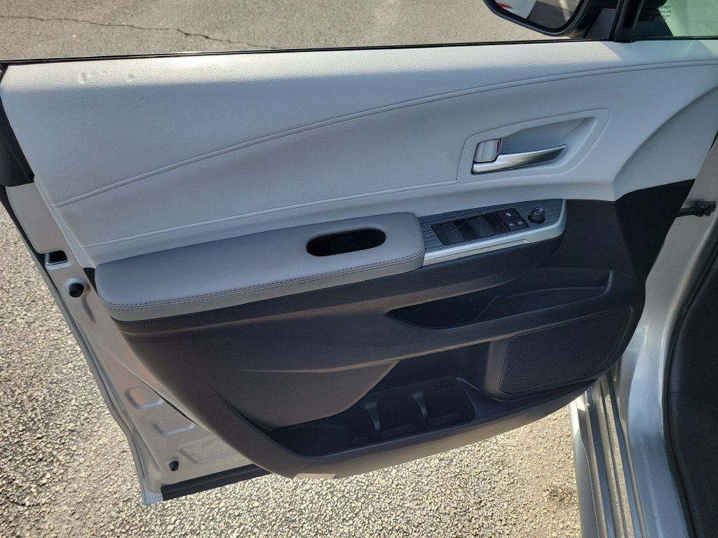 Used 2025 Toyota Sienna XLE FWD image 13