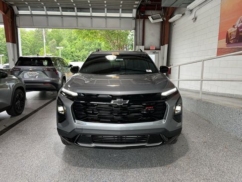 New 2026 Chevrolet Equinox RS FWD image 2