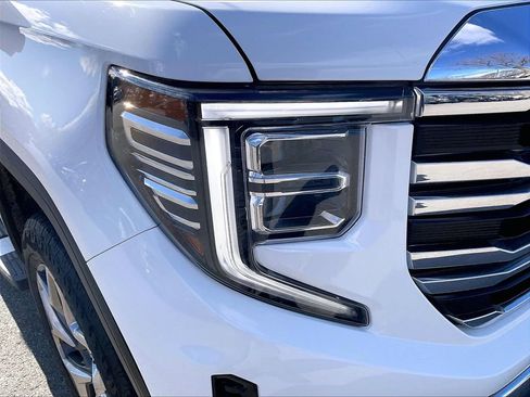 Used 2022 GMC Sierra 1500 SLT w/ SLT Premium Plus Package image 31