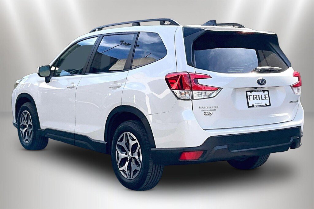 Certified 2024 Subaru Forester Premium AWD/4WD image 4