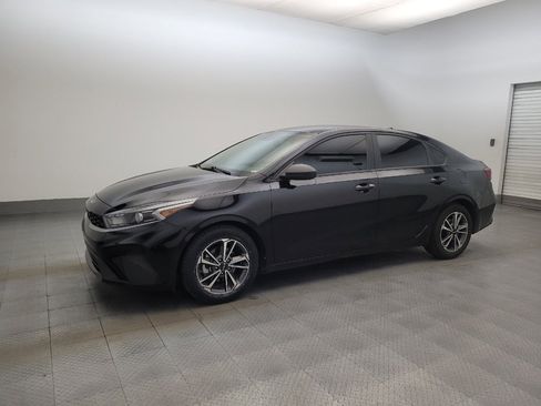 Used 2022 Kia Forte LXS FWD image 2