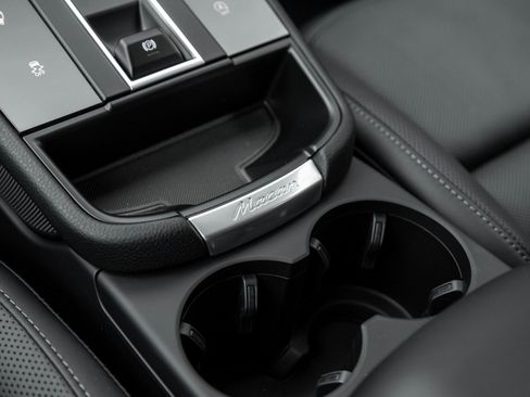 New 2026 Porsche Macan S image 28