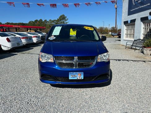 Used 2019 Dodge Grand Caravan SE w/ UConnect Hands-Free Group image 8
