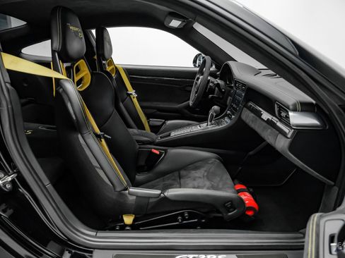 Used 2019 Porsche 911 GT2 RS w/ Weissach Package image 64
