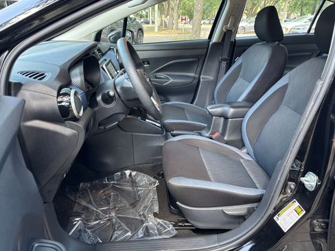 Used 2025 Nissan Versa SV FWD image 25
