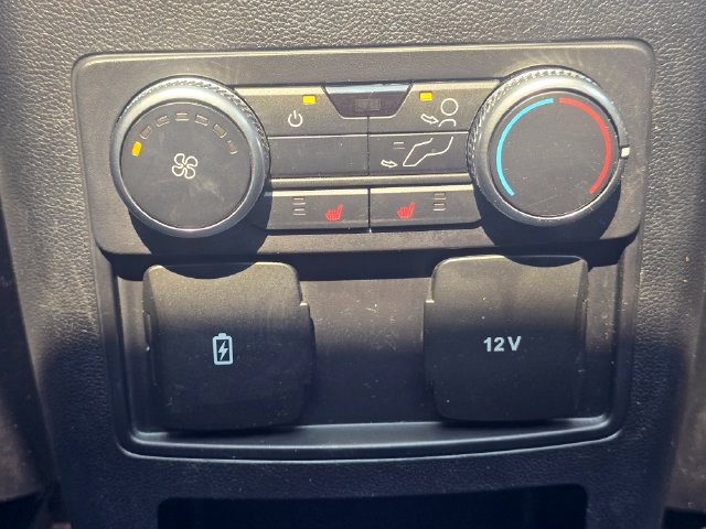 Used 2020 Ford Explorer XLT w/ Equipment Group 202A AWD/4WD image 22