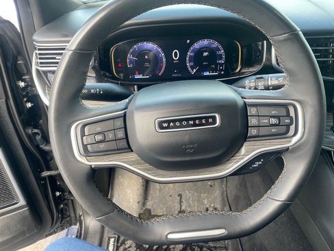 Used 2022 Jeep Wagoneer Series III w/ Premium Group I image 10