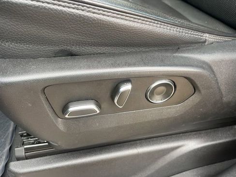 Used 2023 GMC Yukon XL Denali image 16