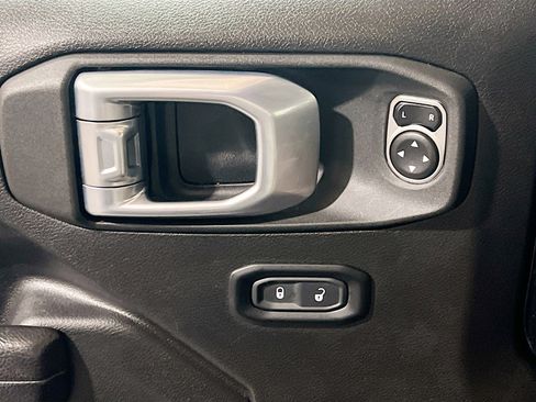 Used 2023 Jeep Wrangler Unlimited AWD/4WD image 14