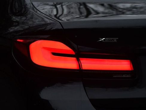 Used 2021 BMW 530i xDrive w/ Convenience Package image 5