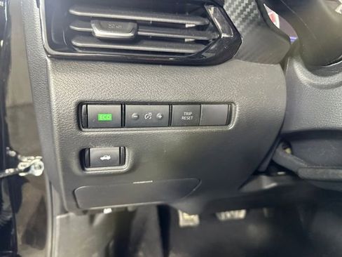 Used 2023 Nissan Sentra SV image 19