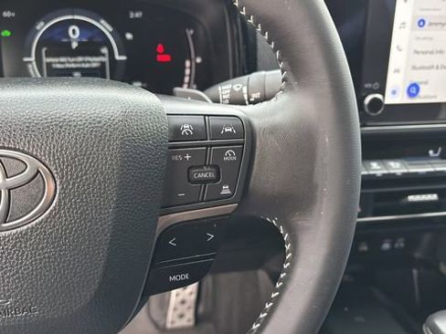 Used 2025 Toyota Camry SE image 22