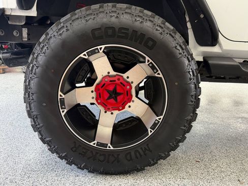 Used 2016 Jeep Wrangler Unlimited Rubicon w/ Connectivity Group AWD/4WD image 44