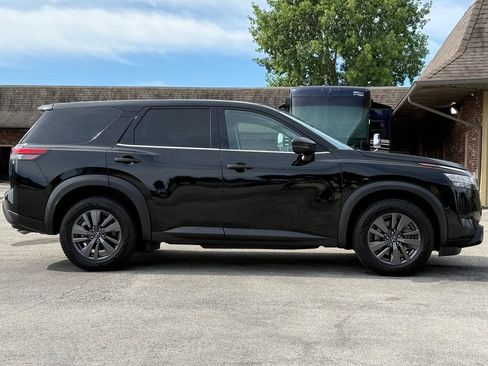 Used 2022 Nissan Pathfinder S AWD/4WD image 7