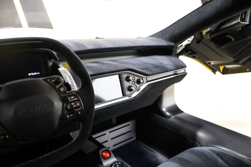 Used 2020 Ford GT Carbon Series RWD image 45