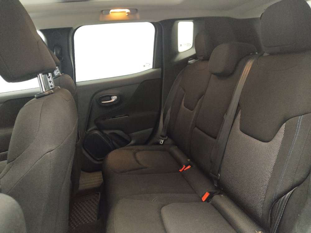 Used 2021 Jeep Renegade Latitude AWD/4WD image 18