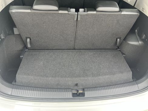 Certified 2023 Volkswagen Tiguan SE image 31