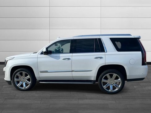 Used 2020 Cadillac Escalade Luxury AWD/4WD image 2