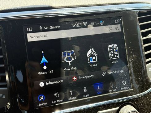 Used 2019 Jeep Grand Cherokee Overland AWD/4WD image 16